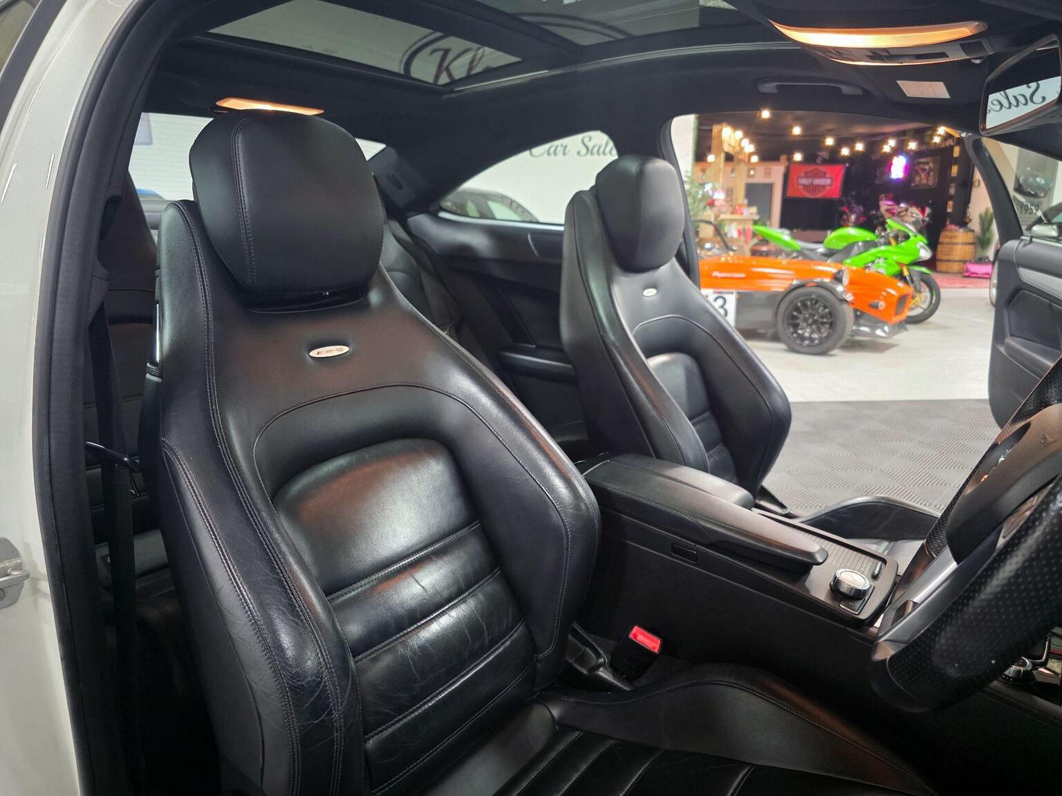 2013 Mercedes-Benz C CLASS 6.3 C63 V8 AMG Edition 125 SpdS MCT Euro 5 2dr, exterior view 4