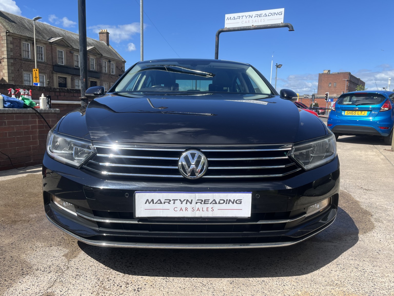 2017 Volkswagen PASSAT 2.0 TDI GT, exterior view 4