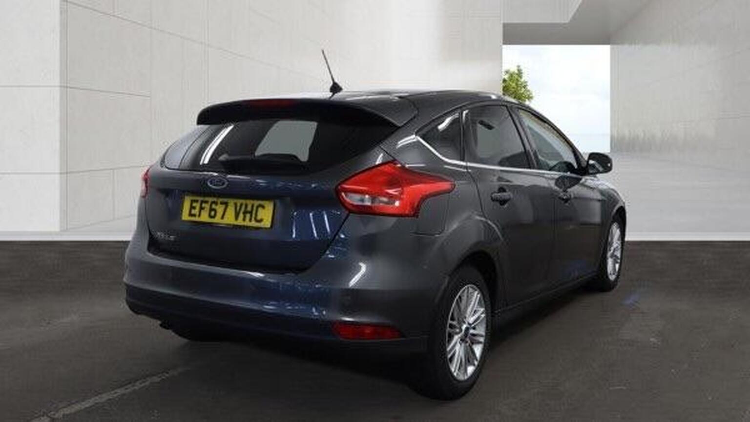 2017 Ford FOCUS 1.5 TDCi Zetec Edition Powershift Euro 6 (s/s) 5dr, exterior view 3