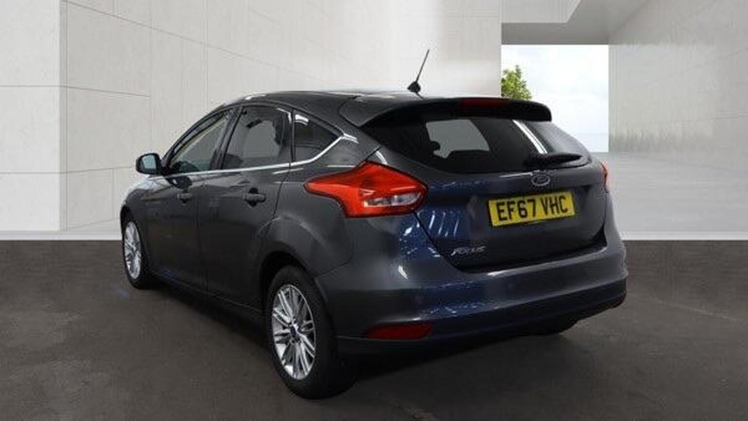 2017 Ford FOCUS 1.5 TDCi Zetec Edition Powershift Euro 6 (s/s) 5dr, exterior view 4
