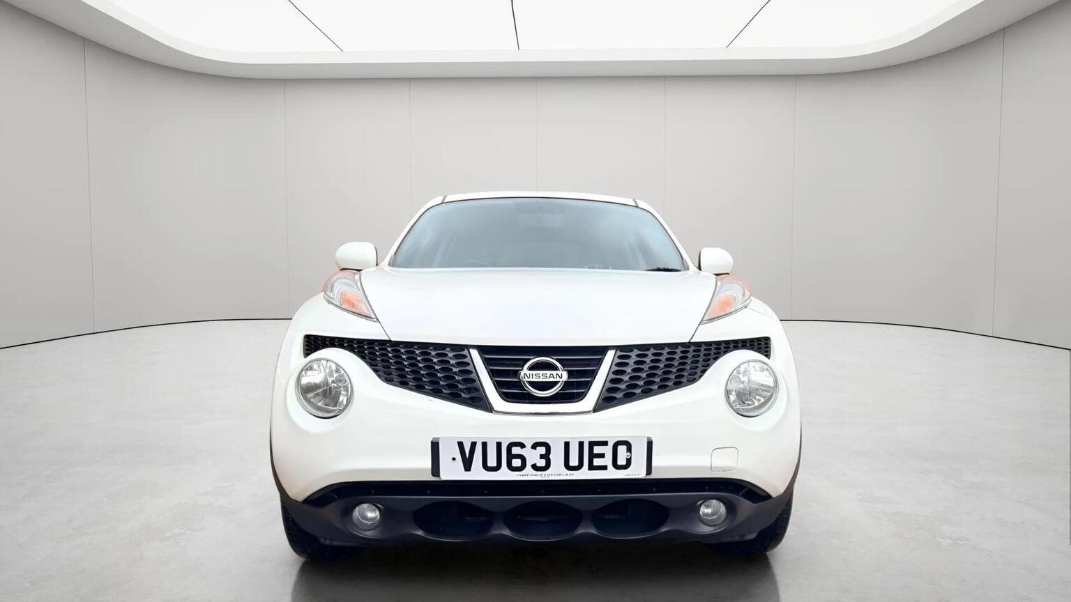 2013 Nissan JUKE 1.6 Acenta Euro 5 (s/s) 5dr, exterior view 3