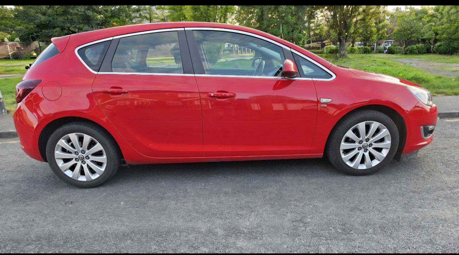 2013 Vauxhall ASTRA 1.6 16v Elite, exterior view 2