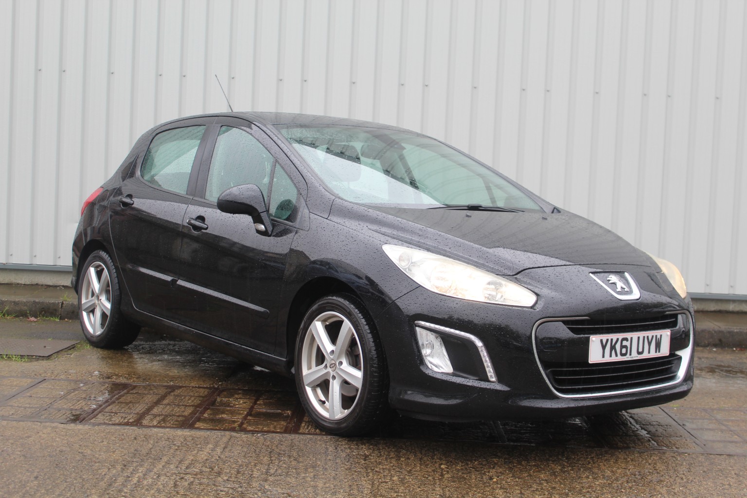 2011 Peugeot 308 Activ 1.6HDI, exterior view 3