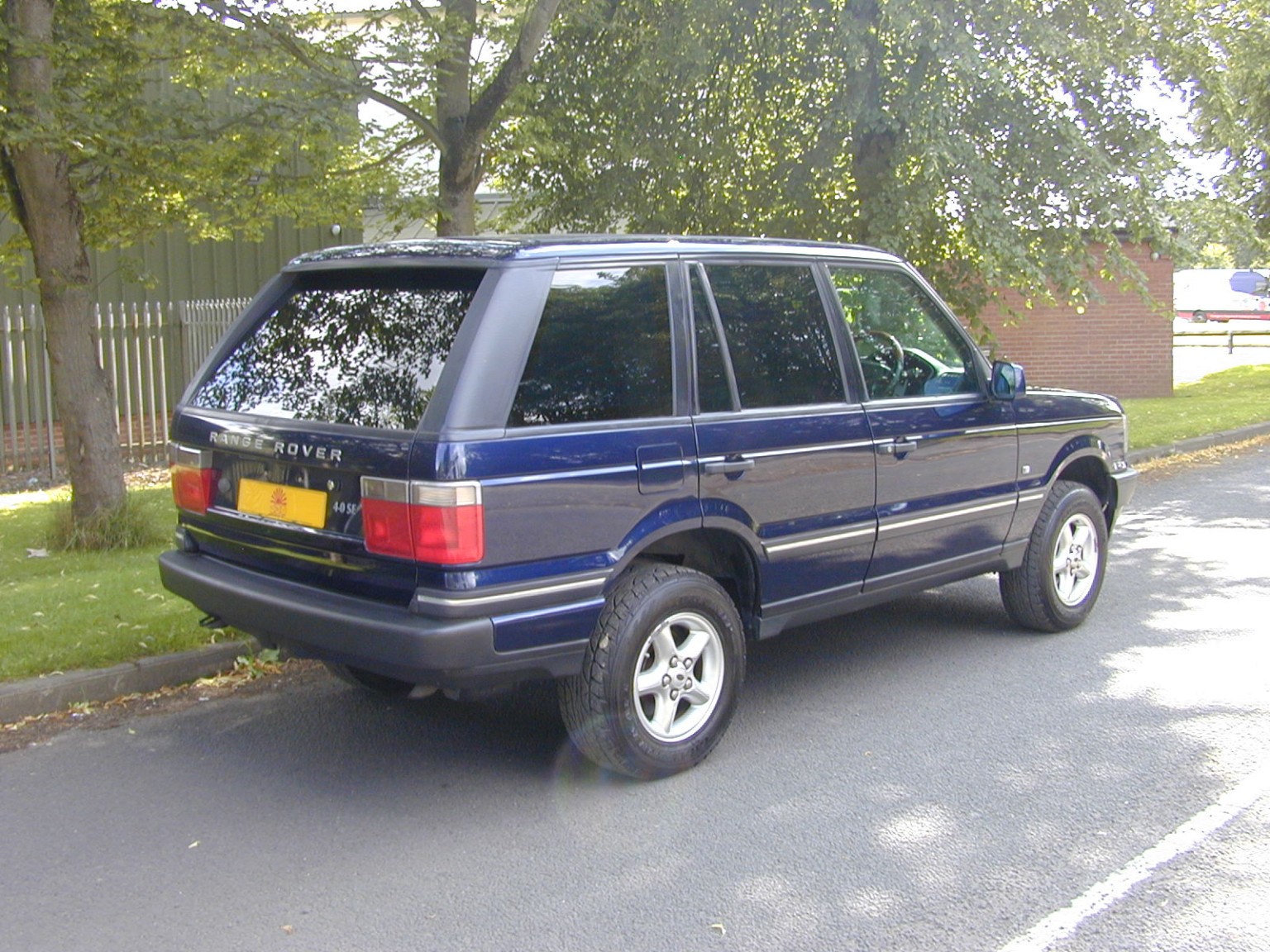 2001 Land Rover RANGE ROVER Ref 8733 - Range Rover P38 4.0 SE Auto - (RHD - Ex Japan), exterior view 3