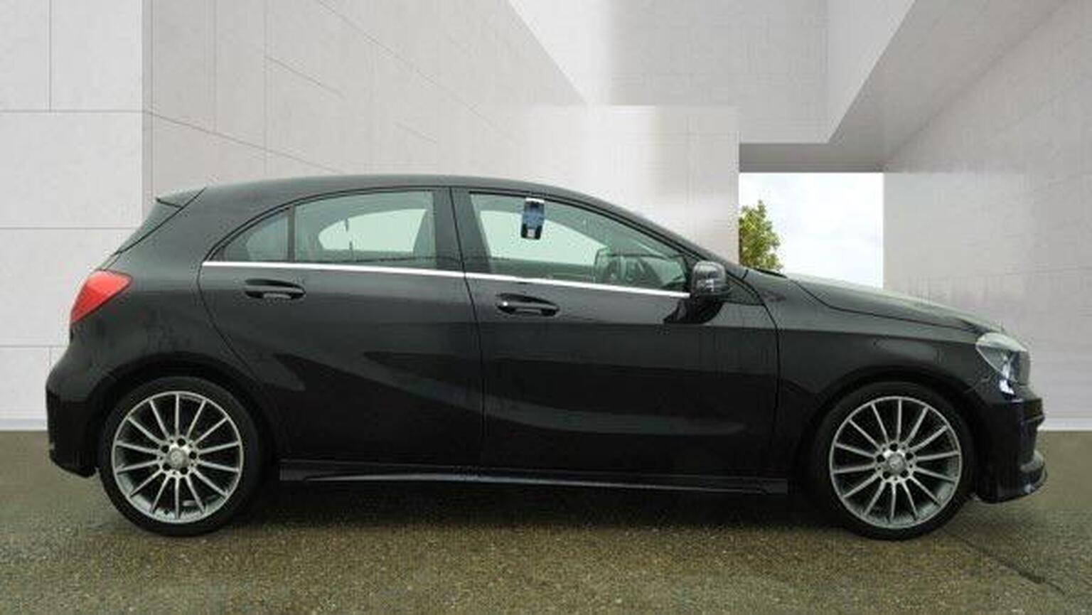 2015 Mercedes-Benz A CLASS 1.6 A200 AMG Sport Euro 6 (s/s) 5dr, exterior view 3