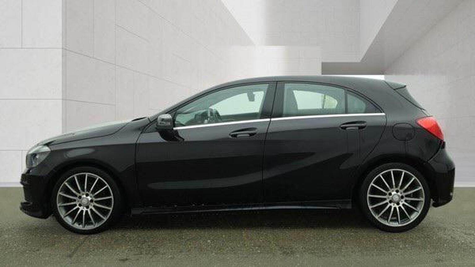 2015 Mercedes-Benz A CLASS 1.6 A200 AMG Sport Euro 6 (s/s) 5dr, exterior view 4