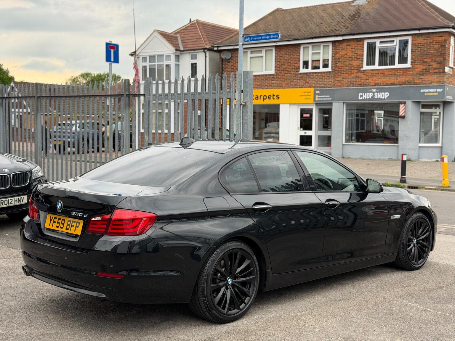 2010 BMW 5 SERIES 3.0 530d SE Steptronic Euro 5 4dr, exterior view 2