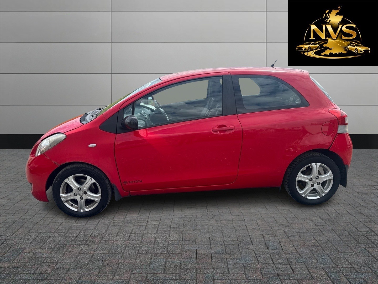 2010 Toyota YARIS 1.3 Dual VVT-i TR, exterior view 4