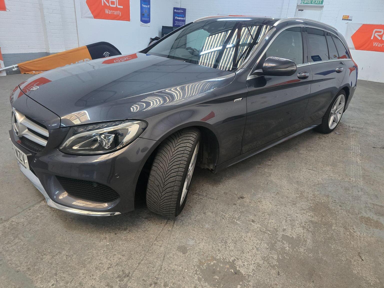 2016 Mercedes-Benz C CLASS 2.1 C250d AMG Line (Premium Plus) 7G-Tronic+ Euro 6 (s/s) 5dr, exterior view 4