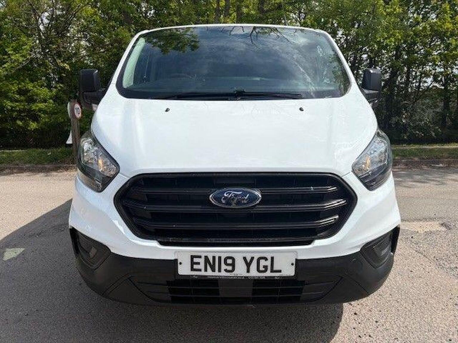 2019 Ford TRANSIT CUSTOM 2.0 300 EcoBlue L1 H1 Euro 6 5dr, exterior view 2