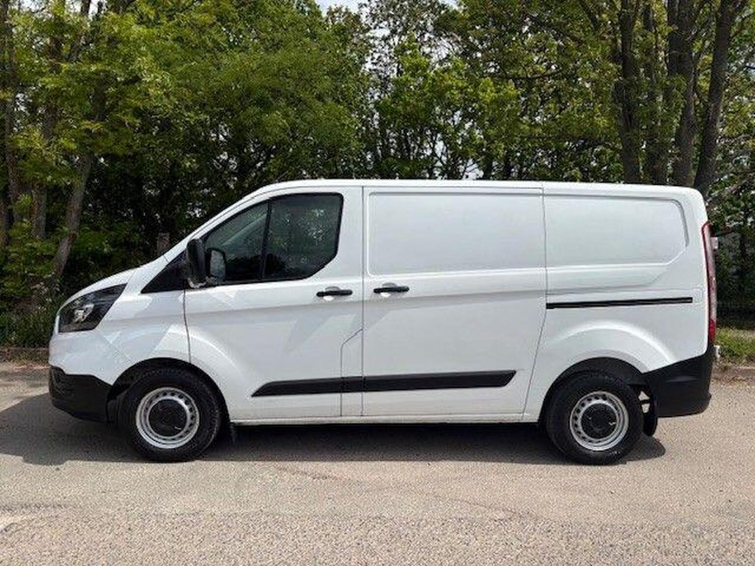 2019 Ford TRANSIT CUSTOM 2.0 300 EcoBlue L1 H1 Euro 6 5dr, exterior view 4