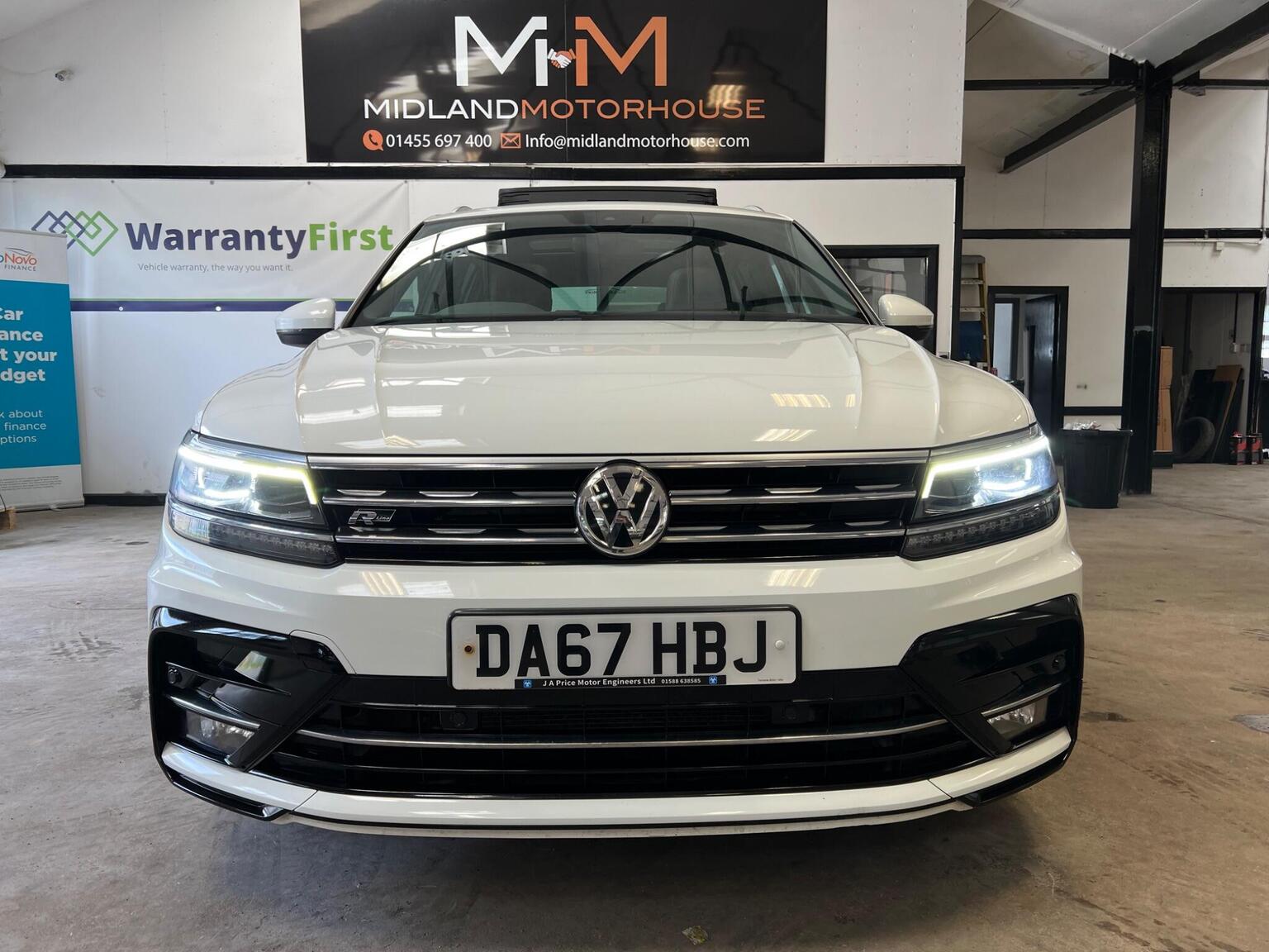 2018 Volkswagen TIGUAN 2.0 TDI R-Line DSG 4Motion Euro 6 (s/s) 5dr, exterior view 4
