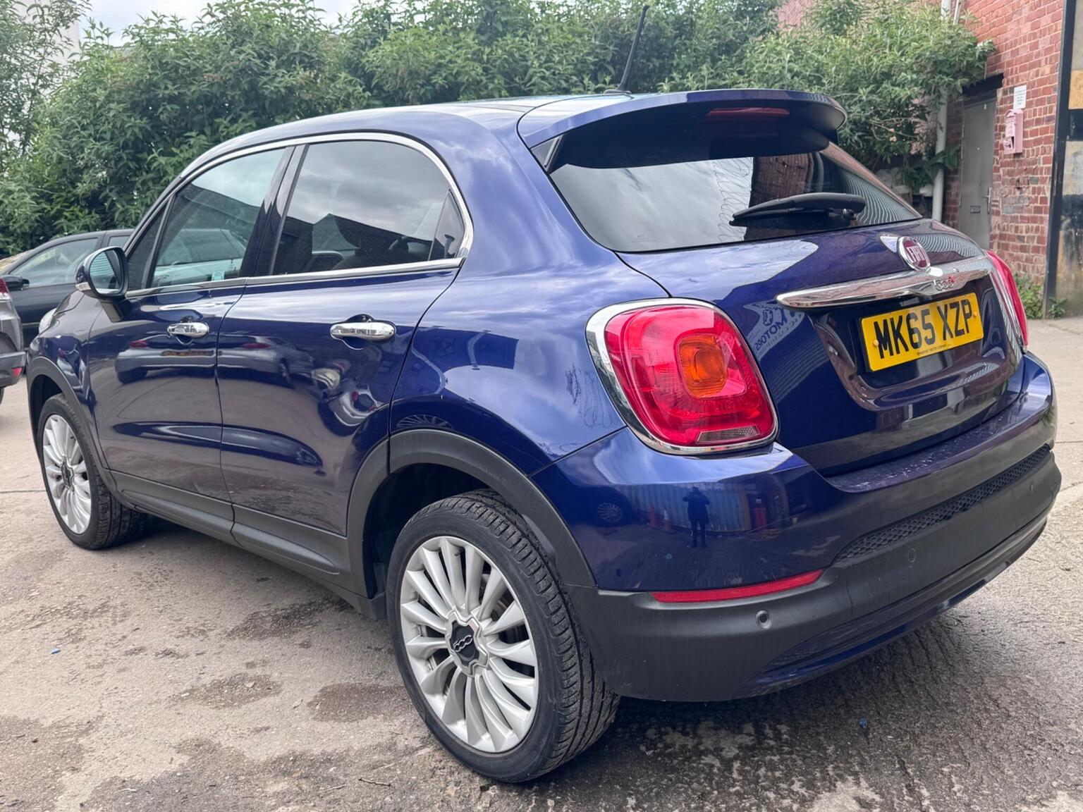 2015 Fiat 500X 1.4 MultiAir Lounge DDCT Euro 6 (s/s) 5dr, exterior view 4