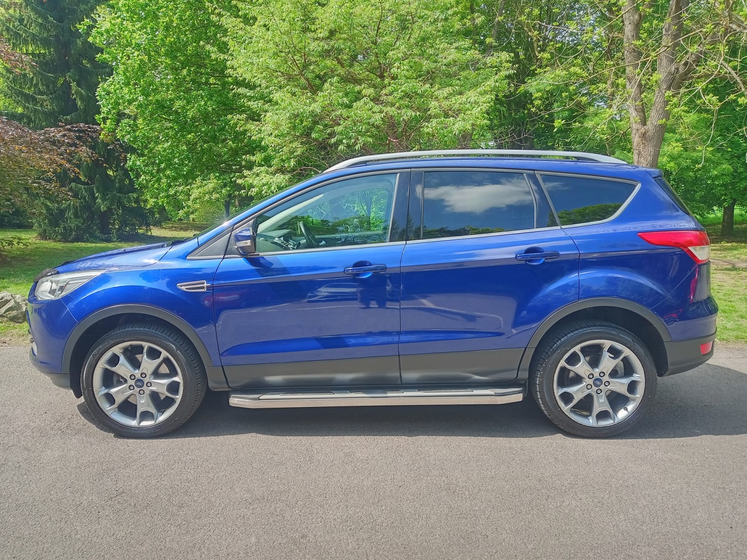 2015 Ford KUGA 2.0 TDCi Titanium, exterior view 3