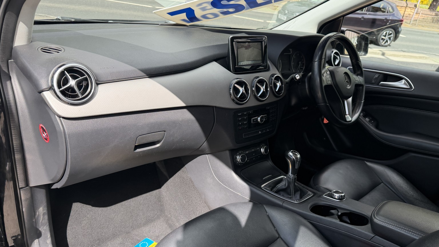 2013 Mercedes-Benz B CLASS 1.5 B180 CDI Sport Diesel Black 5dr LOW TAX+LEATHER+BLUETOOTH, exterior view 2