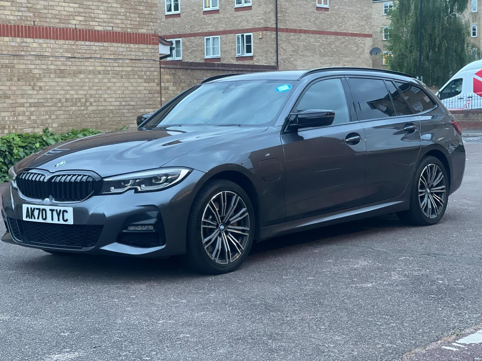 2021 BMW 3 SERIES 2.0 330e 12kWh M Sport Touring Auto Euro 6 (s/s) 5dr, exterior view 3