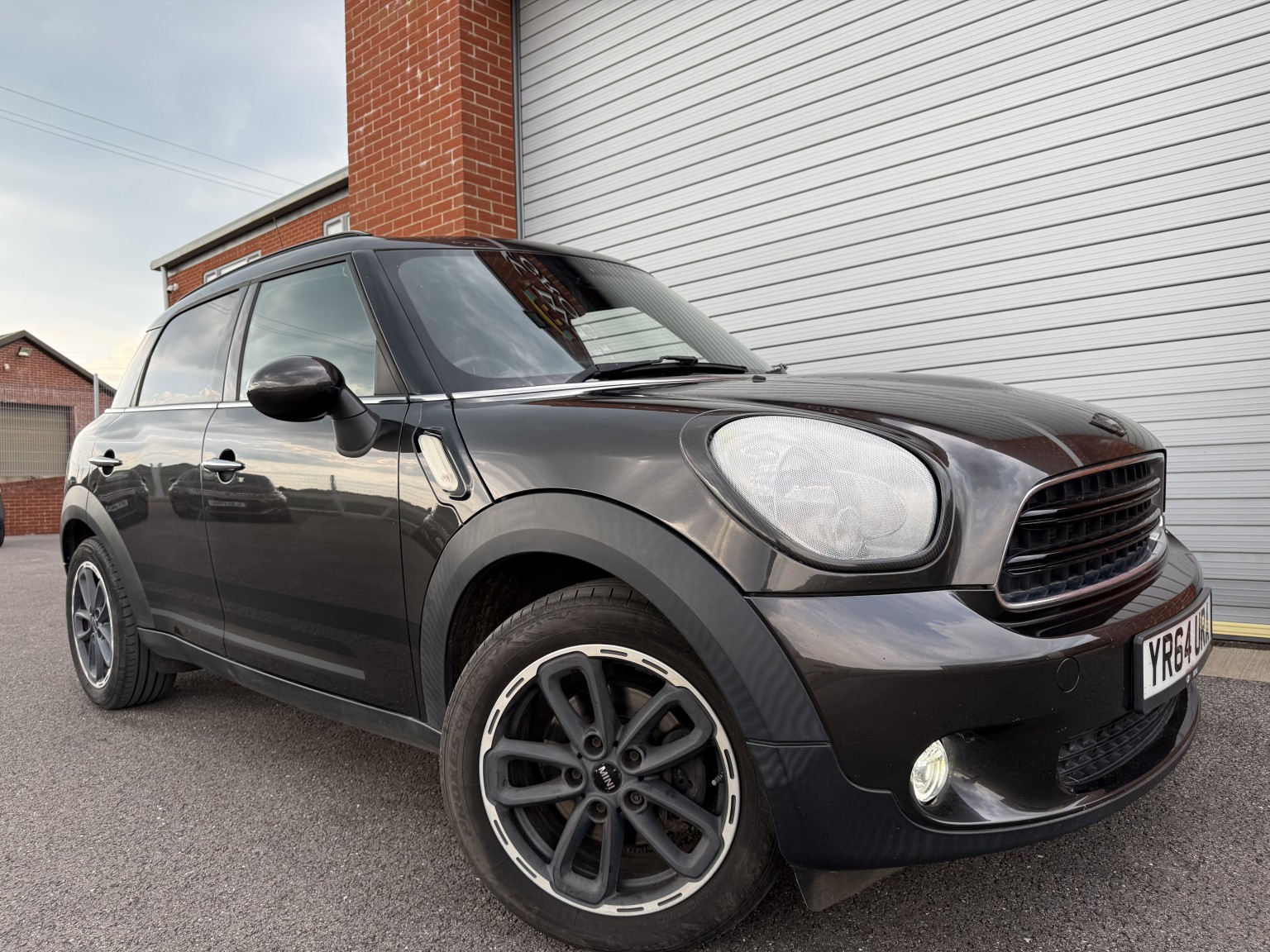 2014 MINI COUNTRYMAN 1.6 Cooper D Countryman - CHILI Pack (£5590 OF OPTIONAL EXTRAS FITTED), exterior view 2