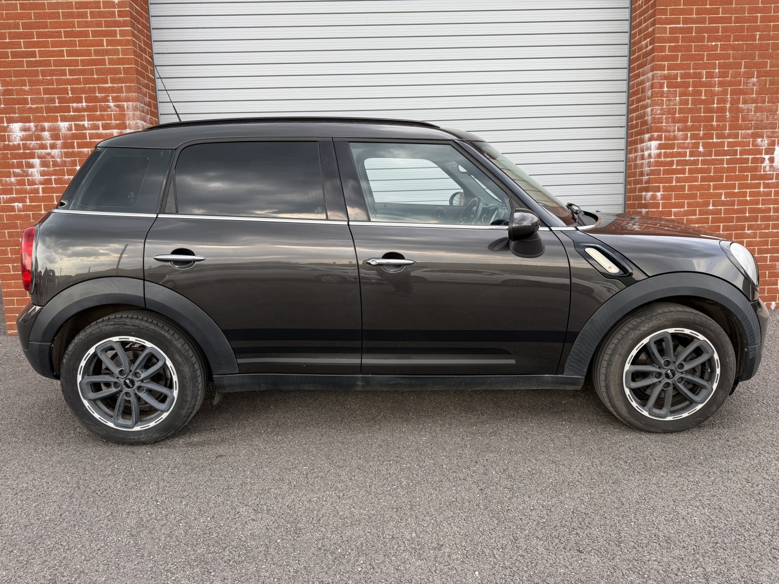 2014 MINI COUNTRYMAN 1.6 Cooper D Countryman - CHILI Pack (£5590 OF OPTIONAL EXTRAS FITTED), exterior view 3