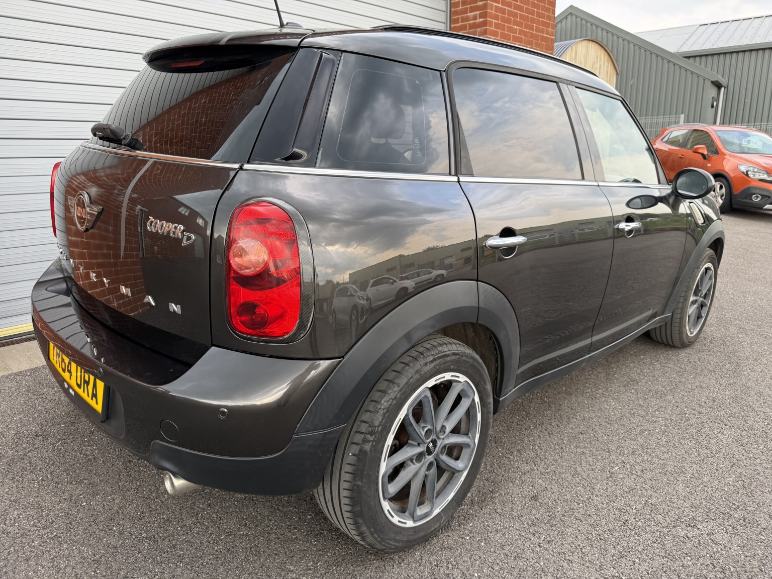 2014 MINI COUNTRYMAN 1.6 Cooper D Countryman - CHILI Pack (£5590 OF OPTIONAL EXTRAS FITTED), exterior view 4