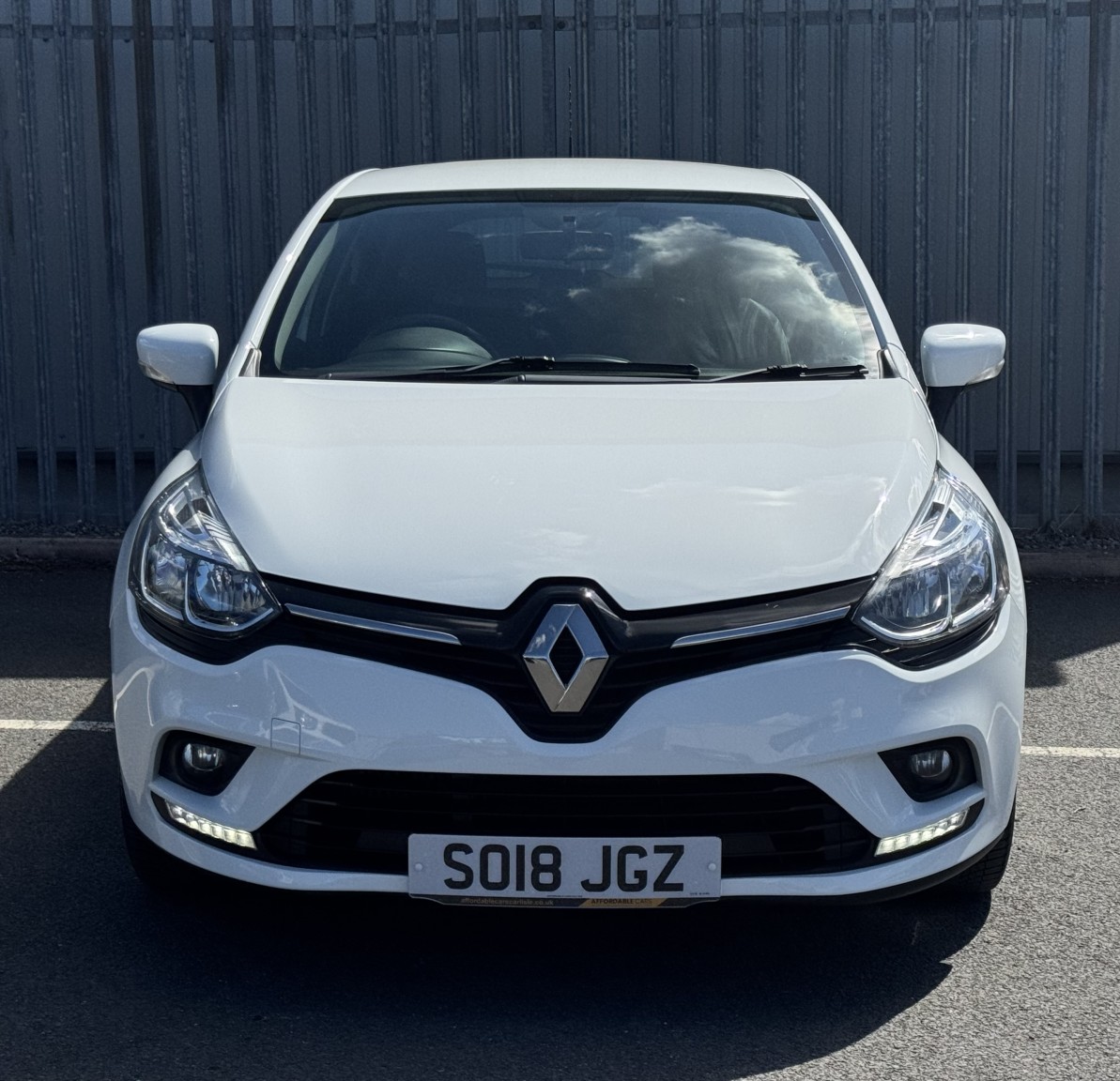 2018 Renault CLIO PLAY 0.9 TCE, exterior view 2