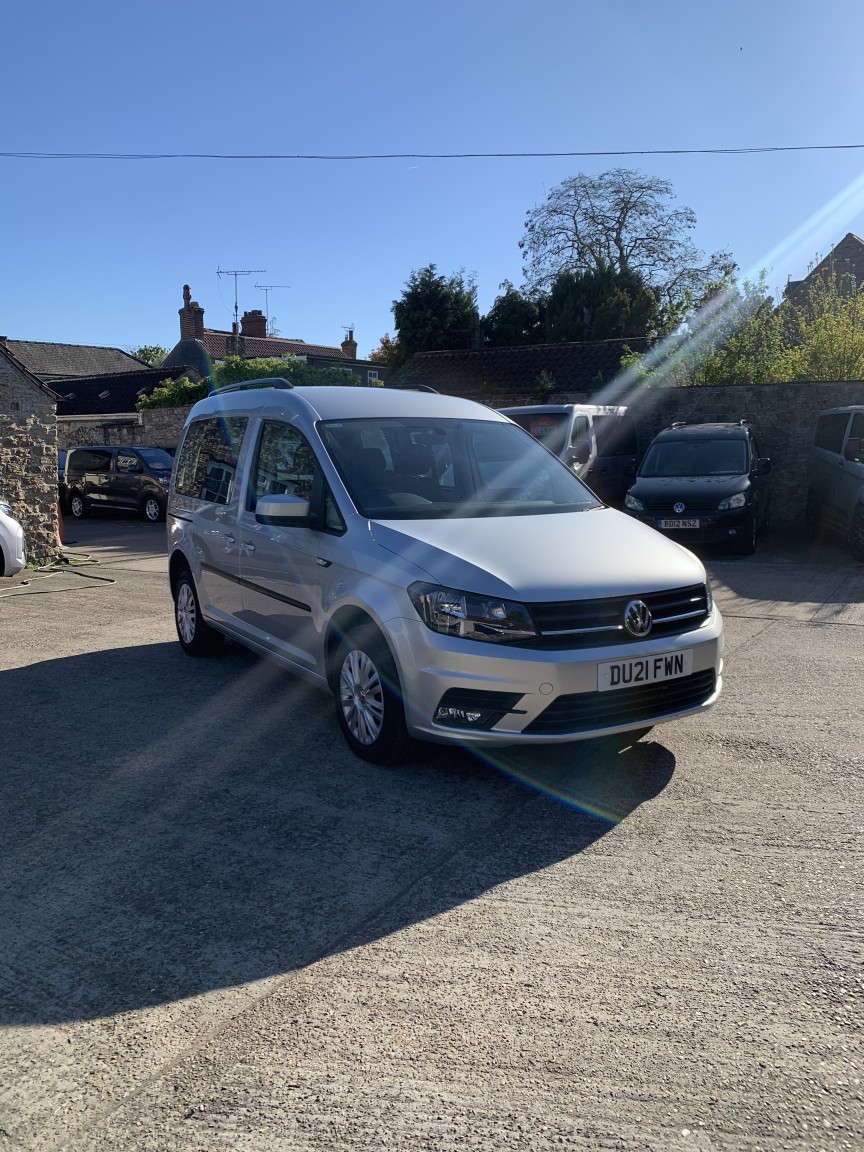 2021 Volkswagen CADDY MAXI C20 2.0 TDI   MPV MODEL NOT A VAN for sale, exterior front view