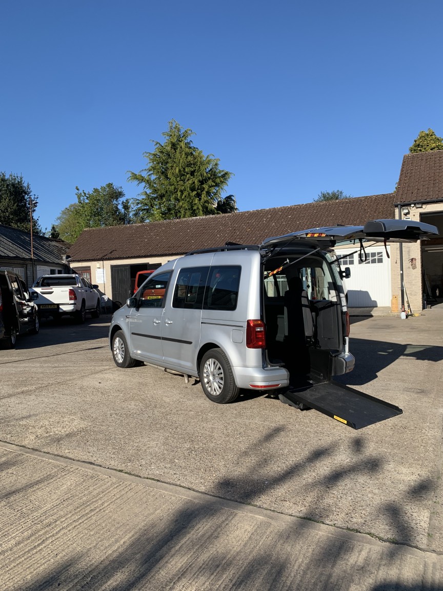 2021 Volkswagen CADDY MAXI C20 2.0 TDI   MPV MODEL NOT A VAN, exterior view 2