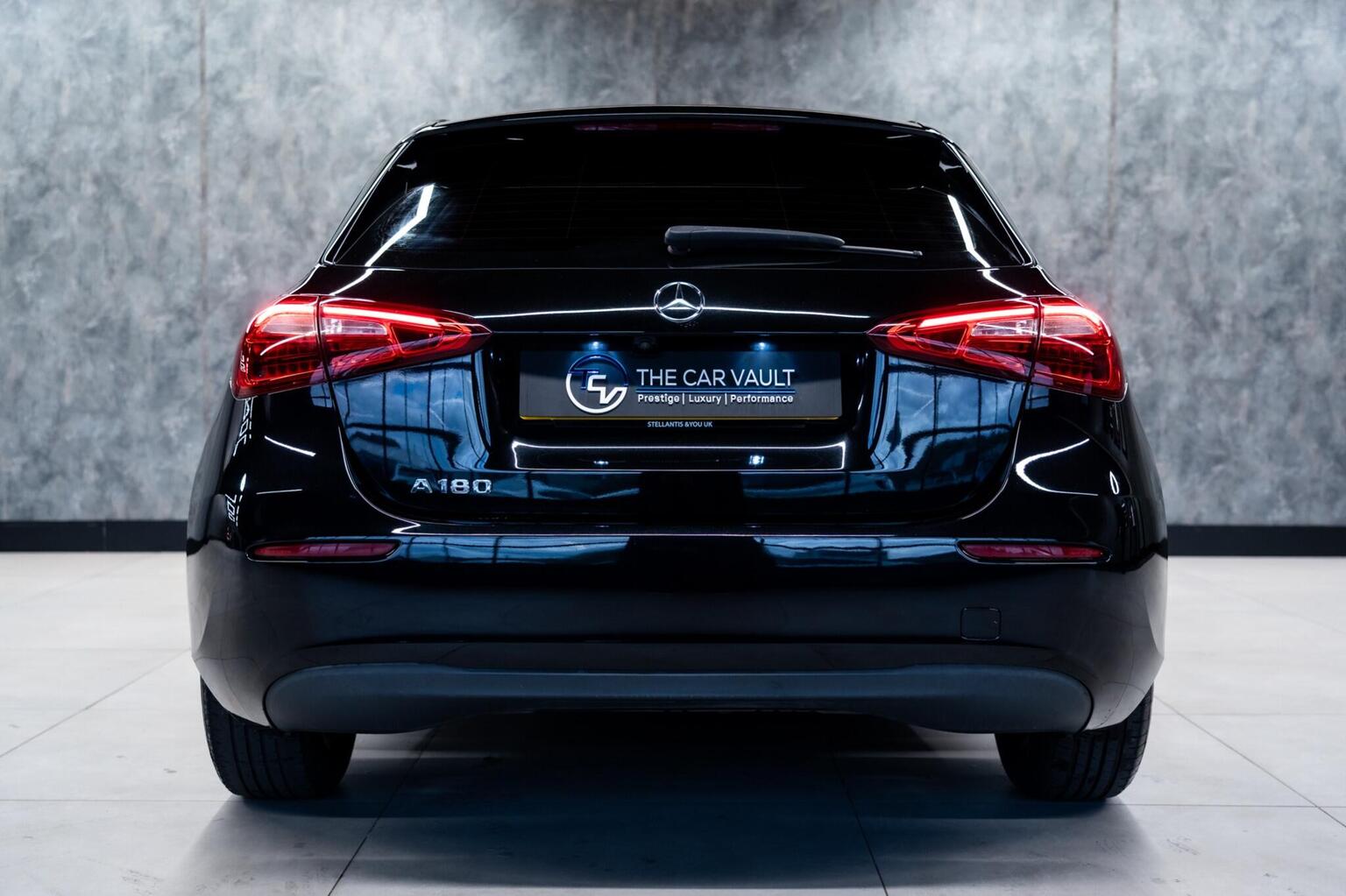 2019 Mercedes-Benz A CLASS 1.3 A180 SE Euro 6 (s/s) 5dr, exterior view 3