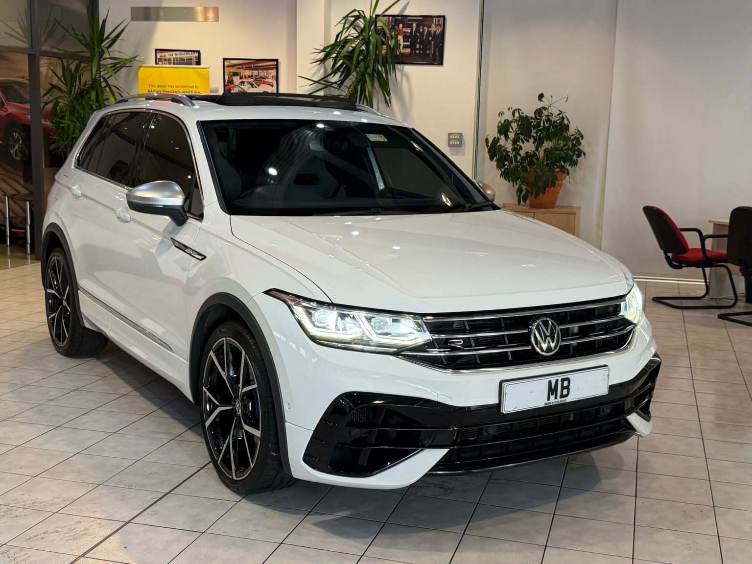 2021 Volkswagen TIGUAN 2.0 TSI R, exterior view 2