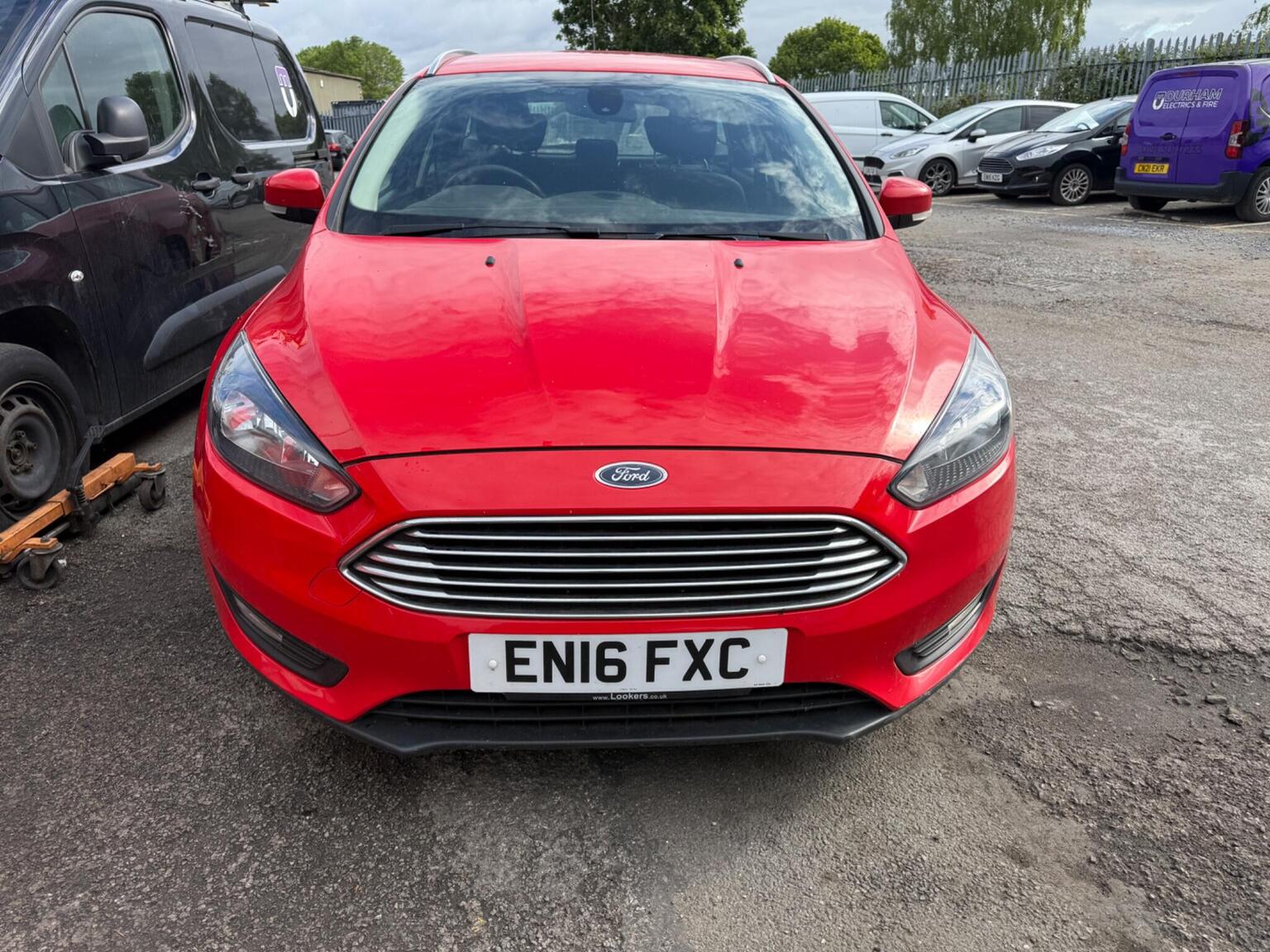 2016 Ford FOCUS 1.0T EcoBoost Zetec Auto Euro 6 (s/s) 5dr, exterior view 4