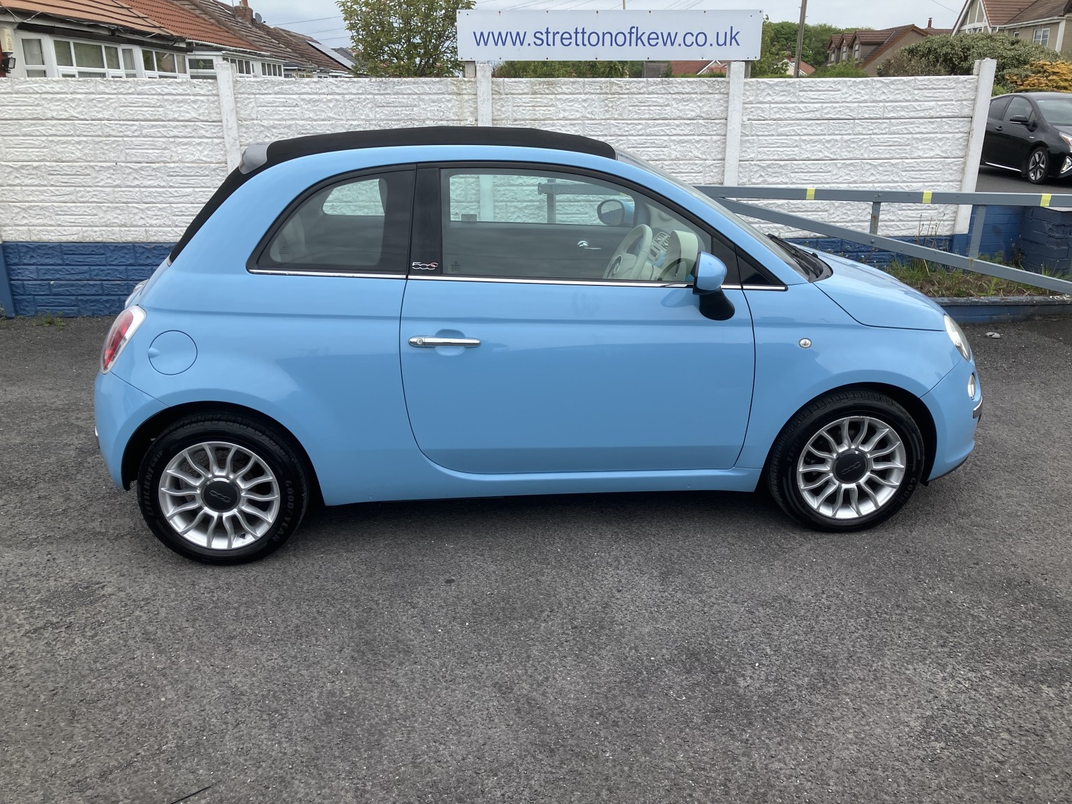 2011 Fiat 500C 0.9 500c 0.9 Lounge for sale, exterior front view