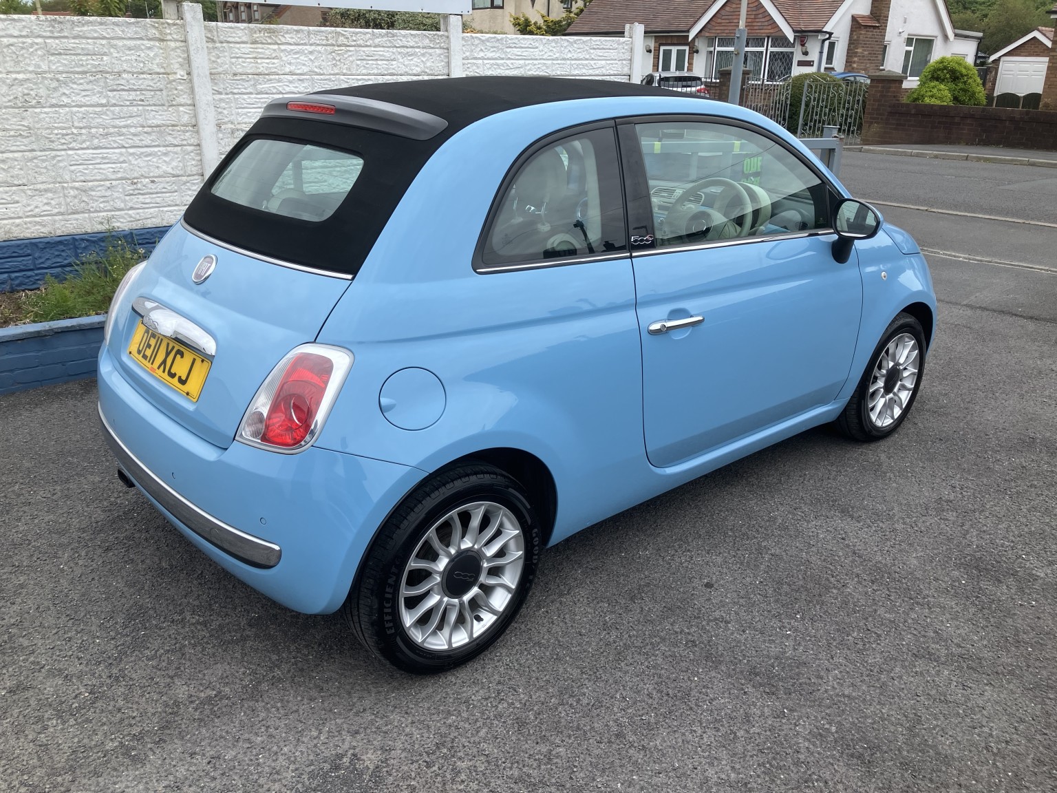 2011 Fiat 500C 0.9 500c 0.9 Lounge, exterior view 2