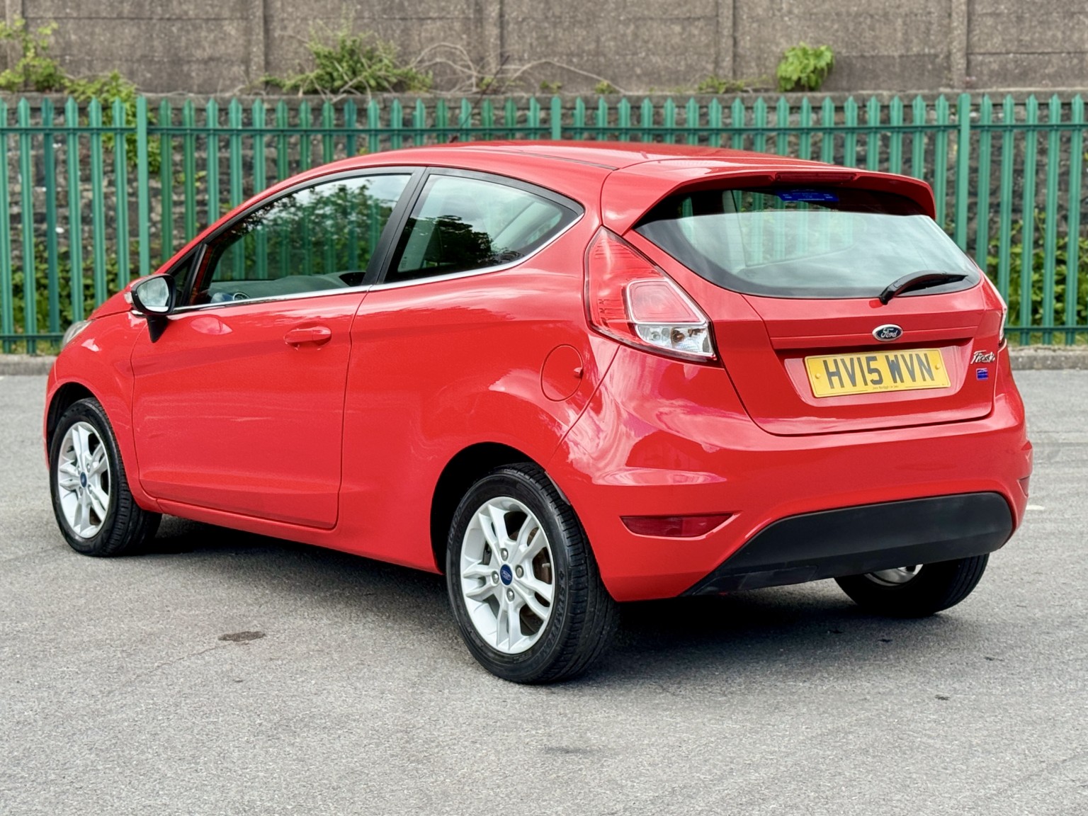 2015 Ford FIESTA 1.25 Zetec, exterior view 2