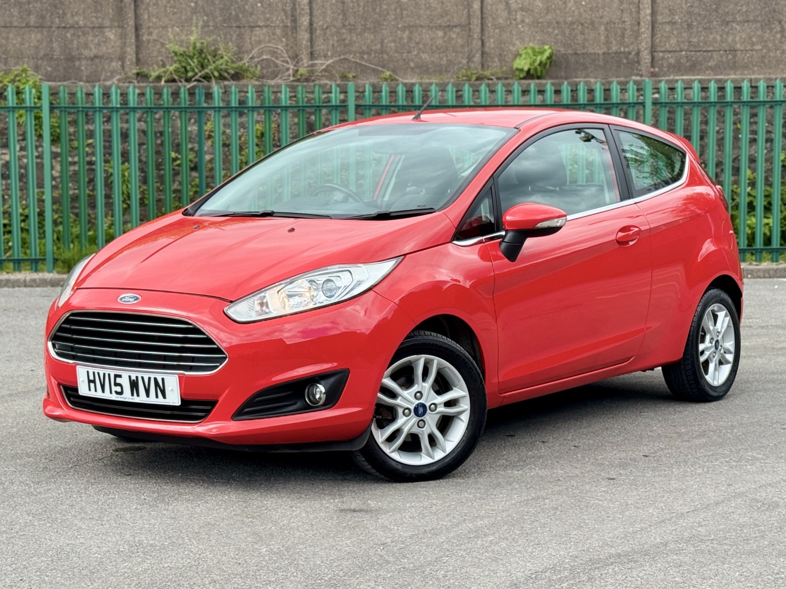 2015 Ford FIESTA 1.25 Zetec, exterior view 3