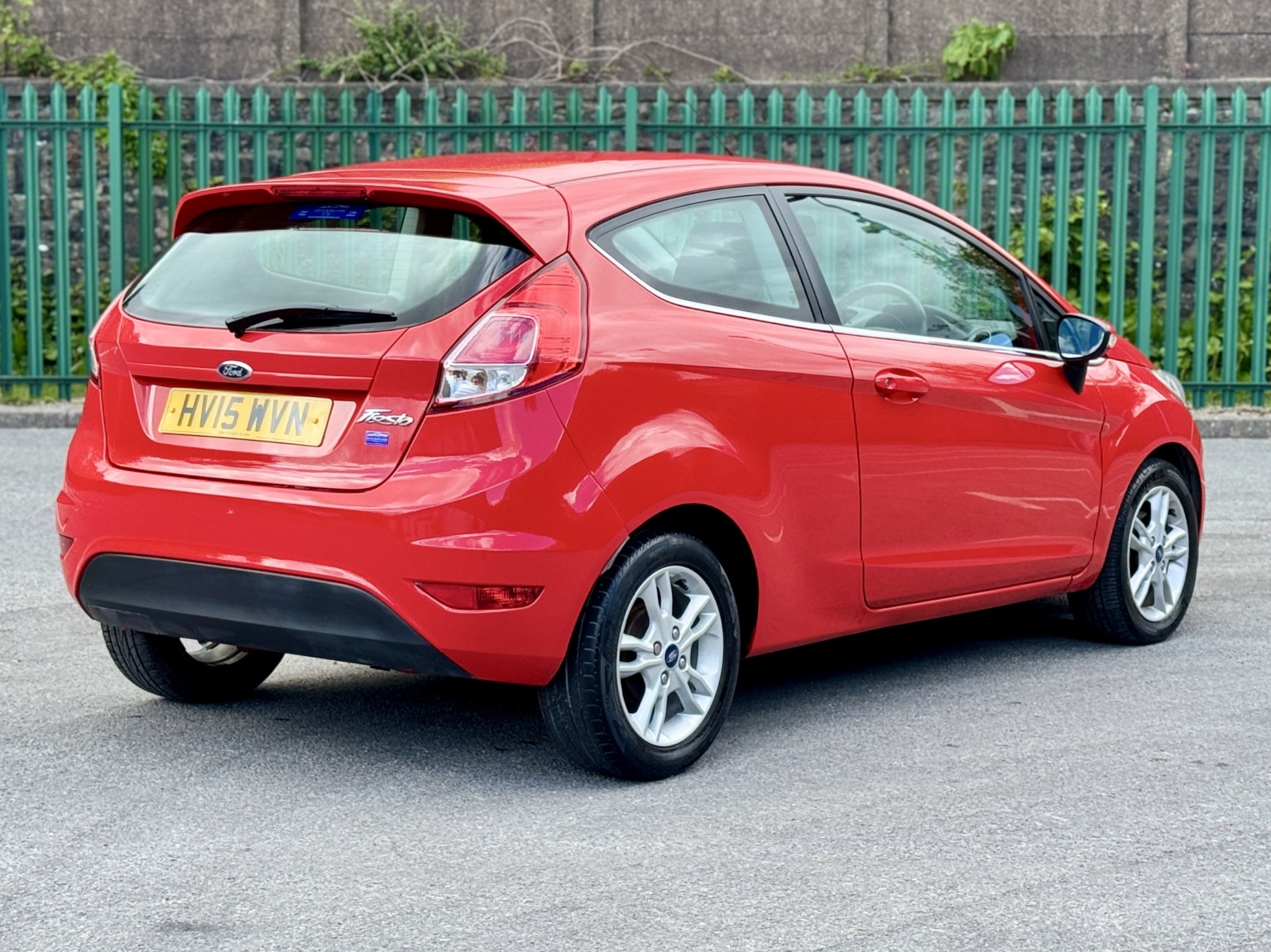 2015 Ford FIESTA 1.25 Zetec, exterior view 4