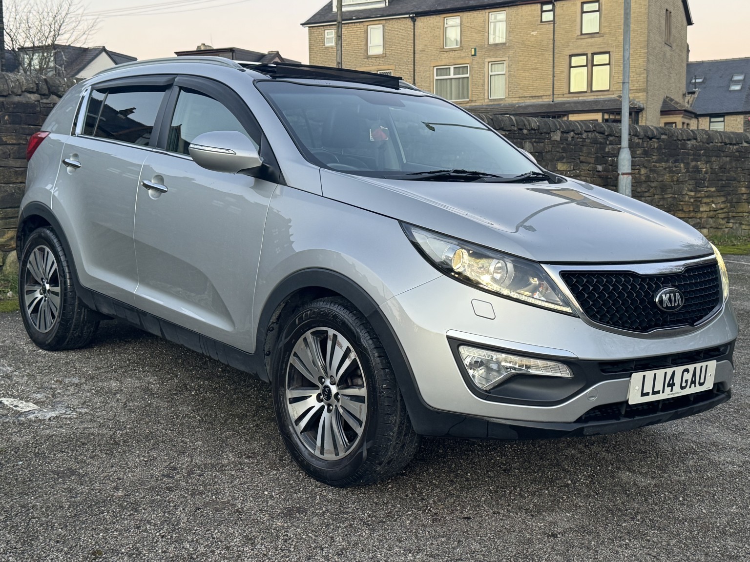 2014 Kia SPORTAGE 1.7 CRDi EcoDynamics 3 for sale, exterior front view