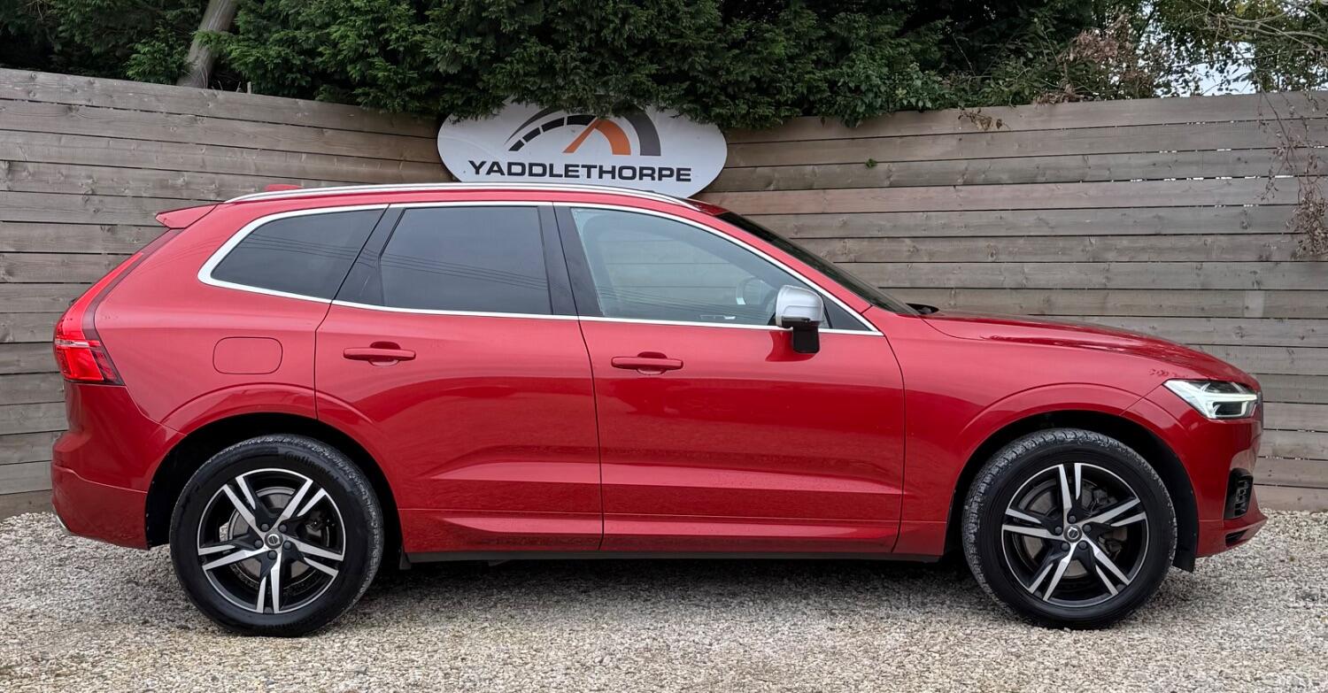 2019 Volvo XC60 2.0 R-Design T8 Twin Engine AWD, exterior view 4