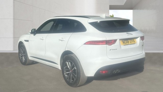 2018 Jaguar F-PACE 2.0 D180 R-Sport, exterior view 3