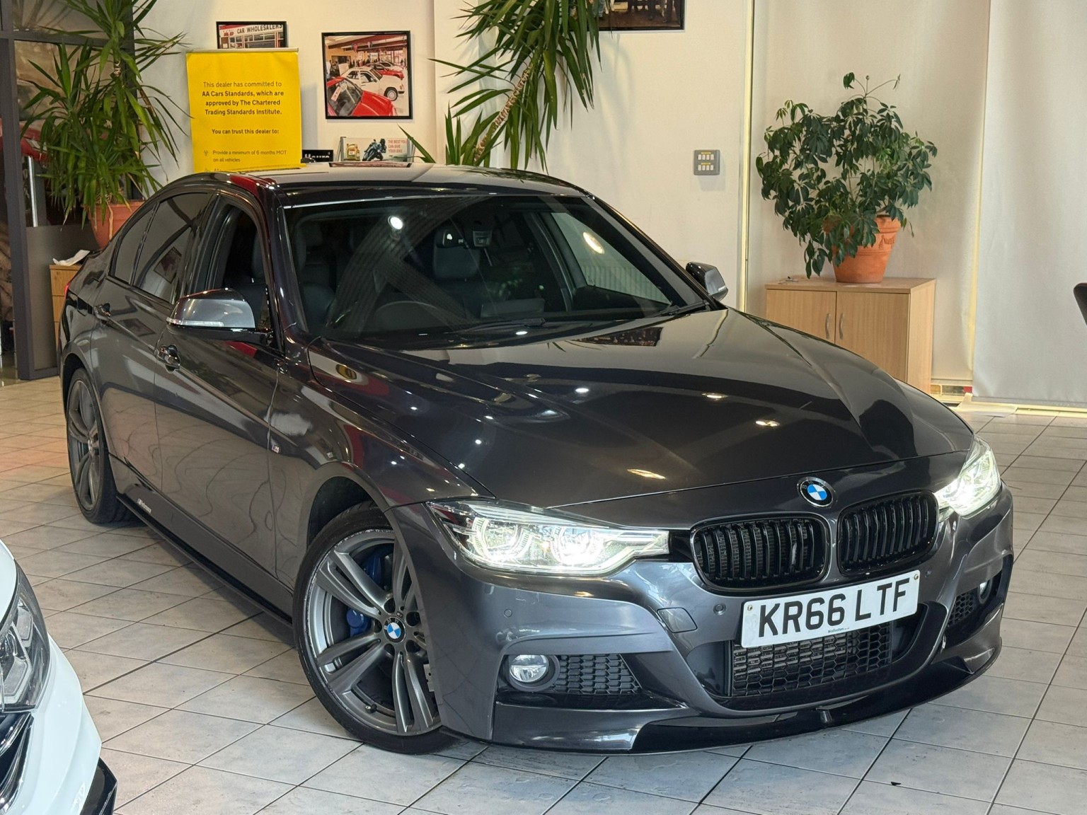2016 BMW 3 SERIES 3.0 330d xDrive M Sport Saloon