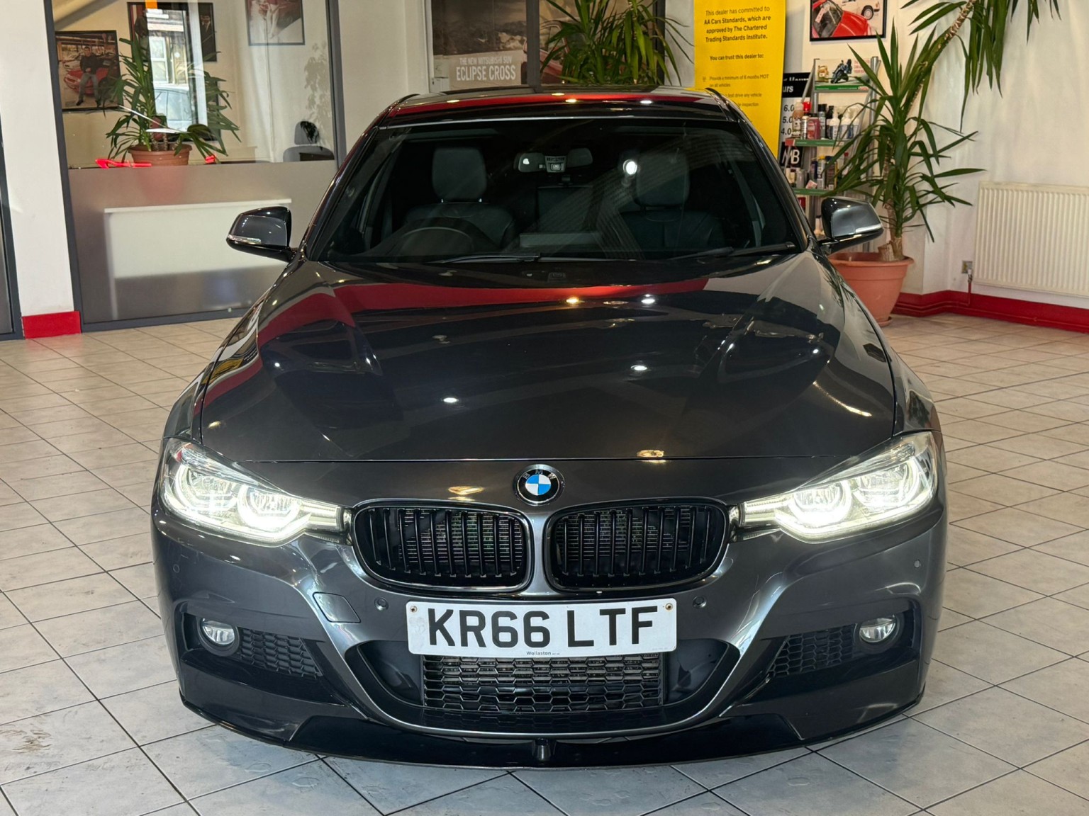 2016 BMW 3 SERIES 3.0 330d xDrive M Sport Saloon, exterior view 3