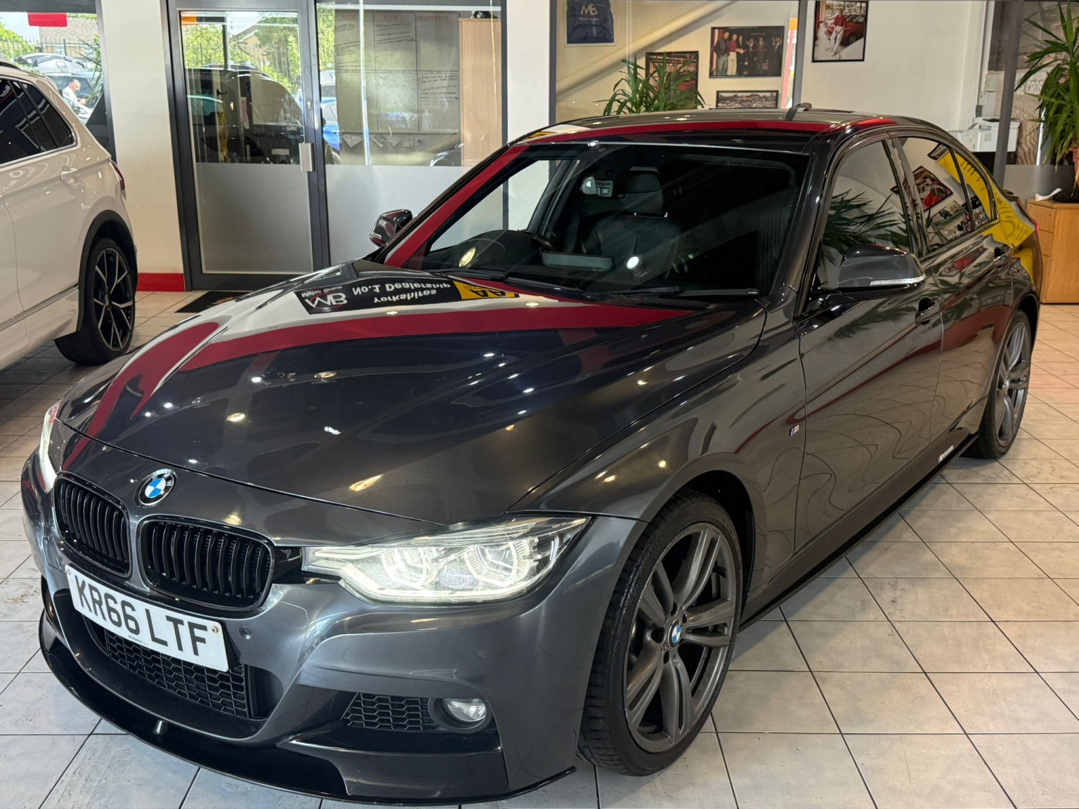 2016 BMW 3 SERIES 3.0 330d xDrive M Sport Saloon, exterior view 4