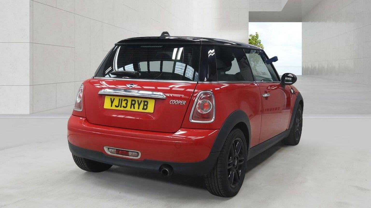 2013 MINI HATCH 1.6 Cooper Euro 5 (s/s) 3dr, exterior view 4